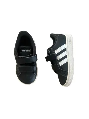 Adidas shoes size 6