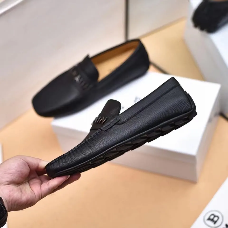 BALMAIN || Logo-Plaque Calf Leather Loafers / BLACK