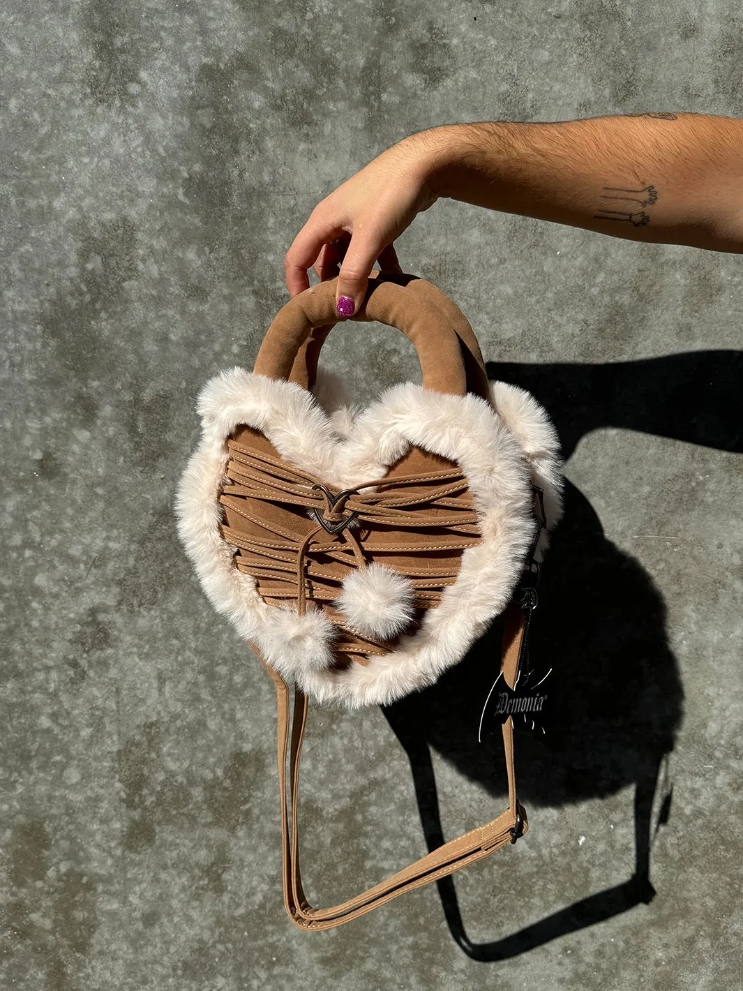 FAUX HEART SHAPED PURSE - CAMEL ✰ PRE ORDER ✰