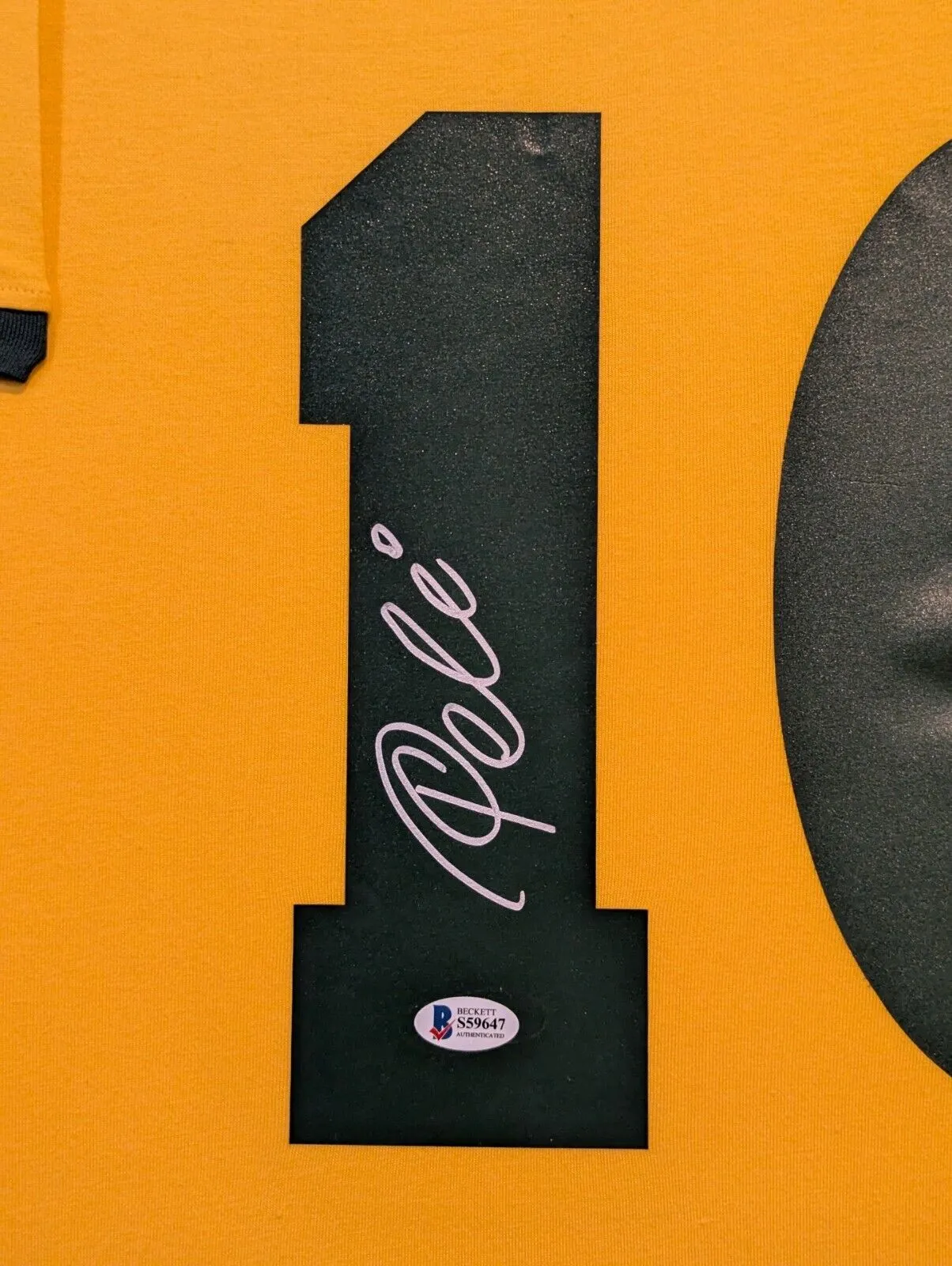 FRAMED IN SUEDE BRAZIL NATIONAL TEAM PELE AUTOGRAPHED SIGNED JERSEY BECKETT COA