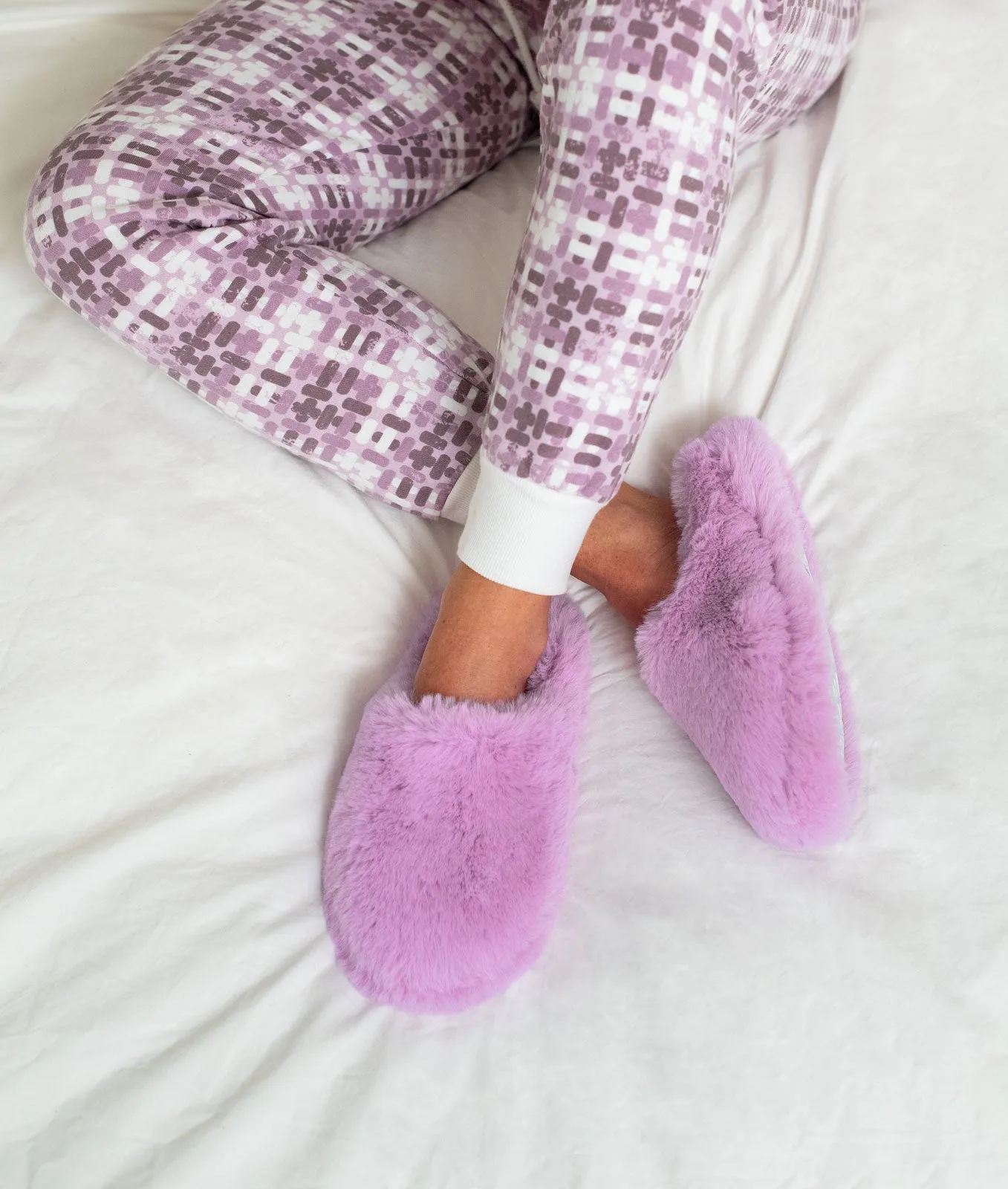 Fuzzy Wuzzies Adult Slippers