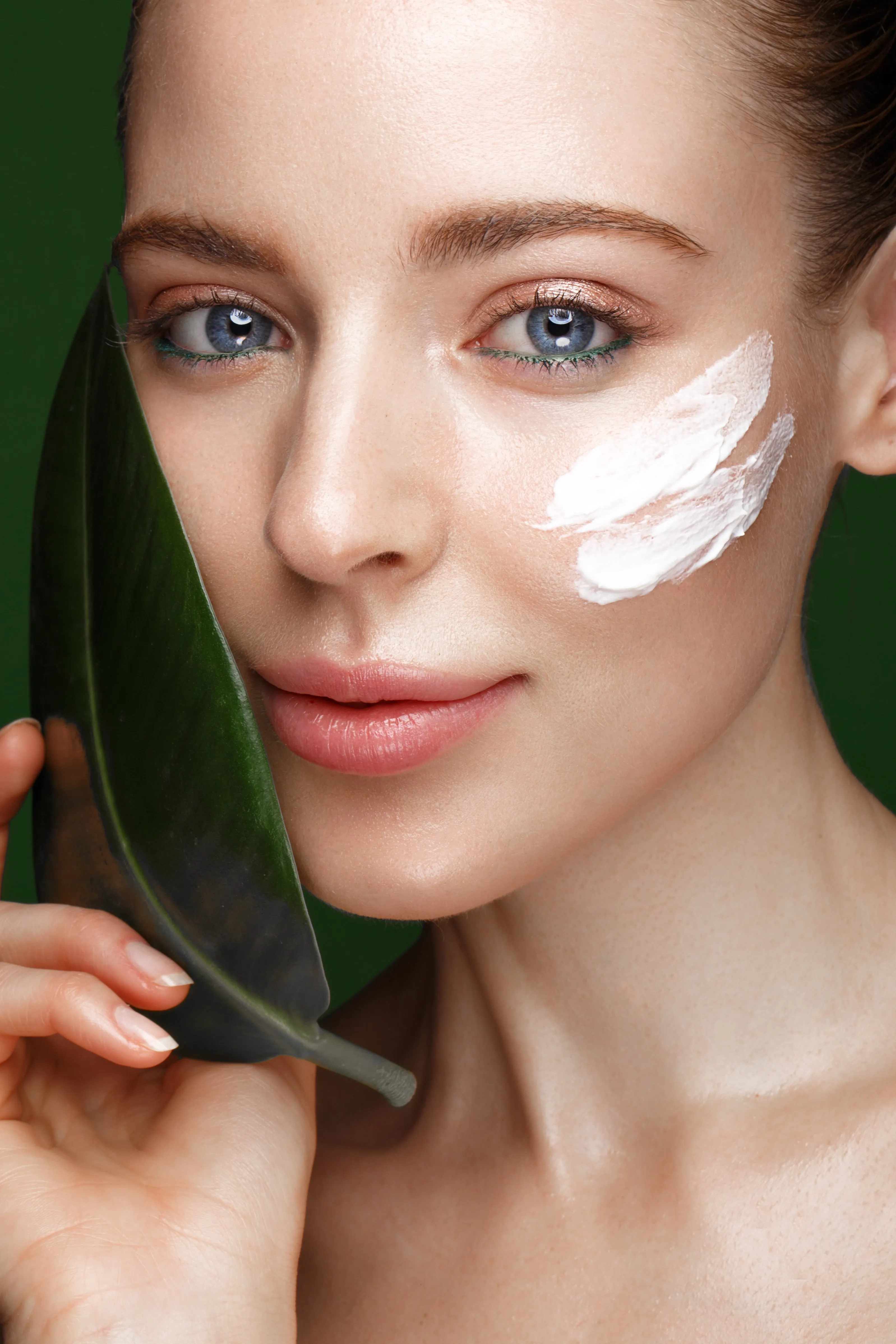 Luminique Éclat: Rose Gold Anti-Aging Serum