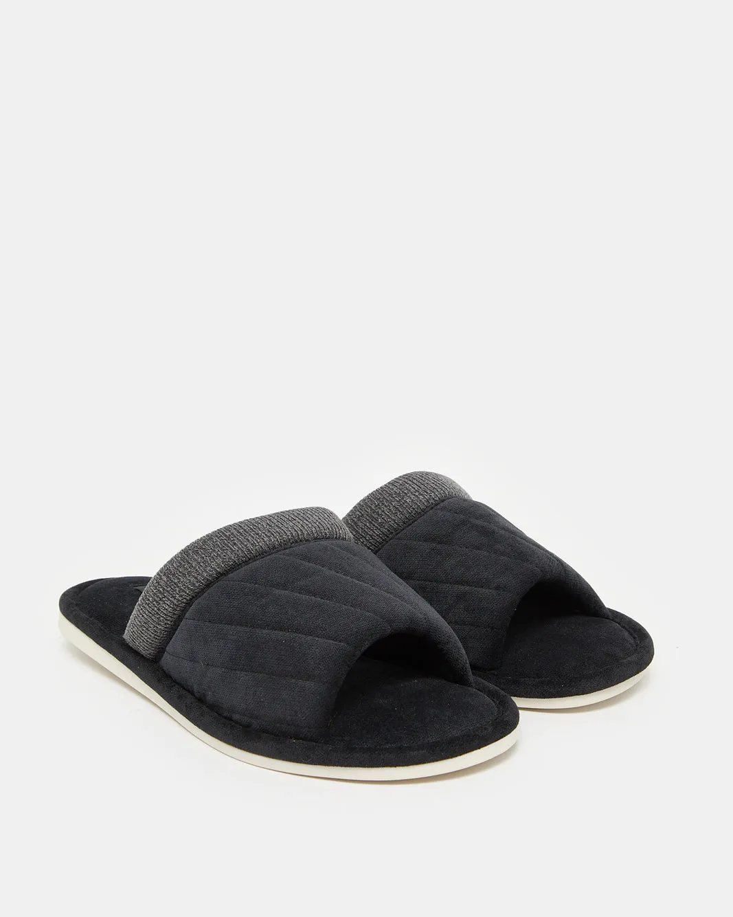 Men Black Textured Slipper