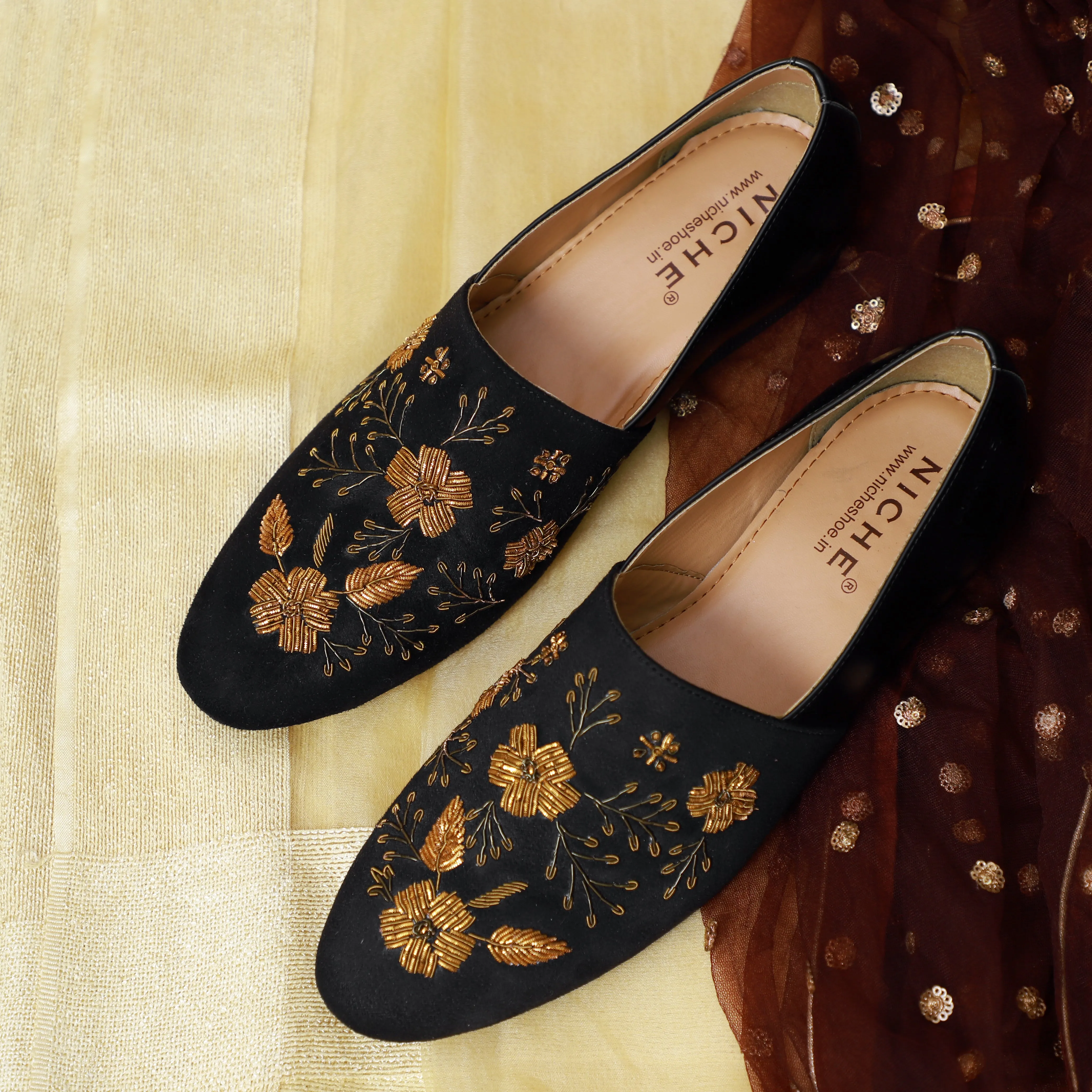 NICHE Black Royal Embroidery Loafer