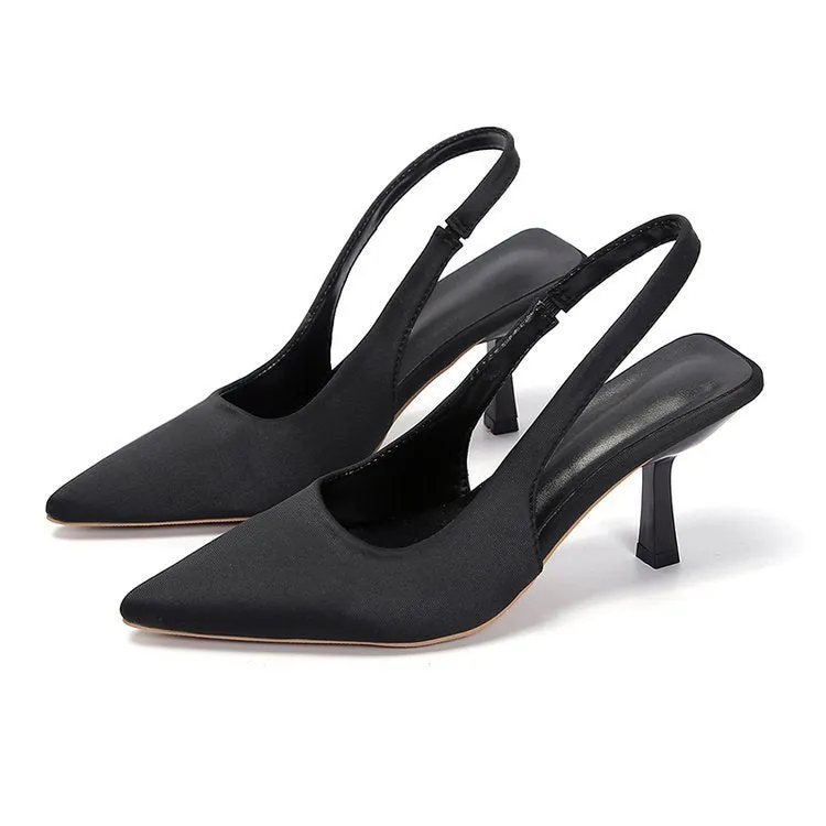 Pointura Closed Toe Pumps