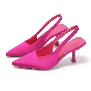 Pointura Closed Toe Pumps