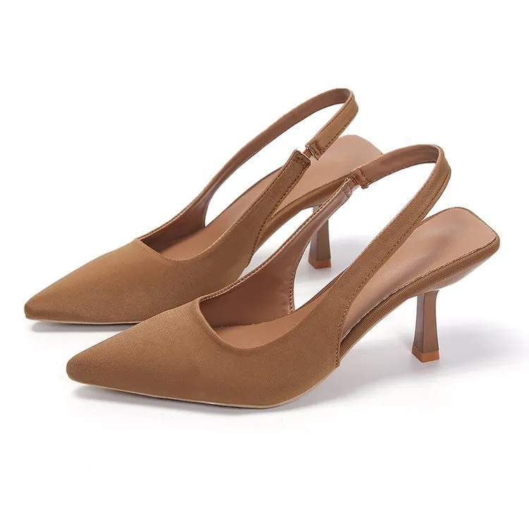 Pointura Closed Toe Pumps