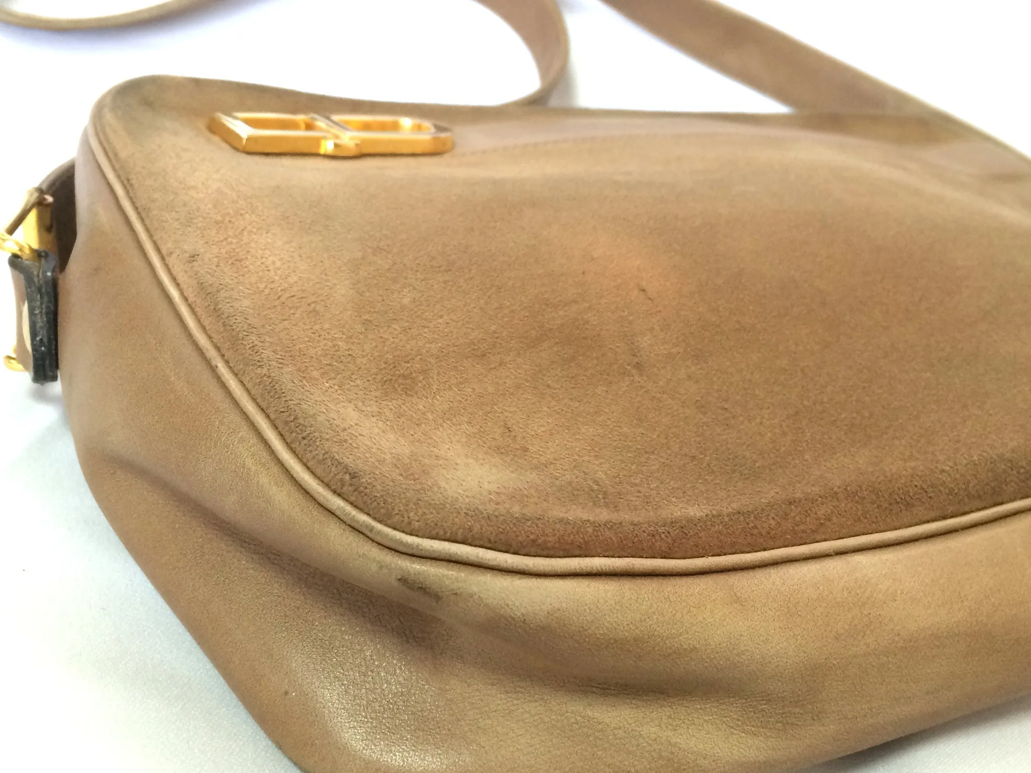 Vintage Christian Dior brown beige suede leather shoulder bag with golden CD motif. Masterpiece from MODELE EXCLUSIF. Unisex daily bag.