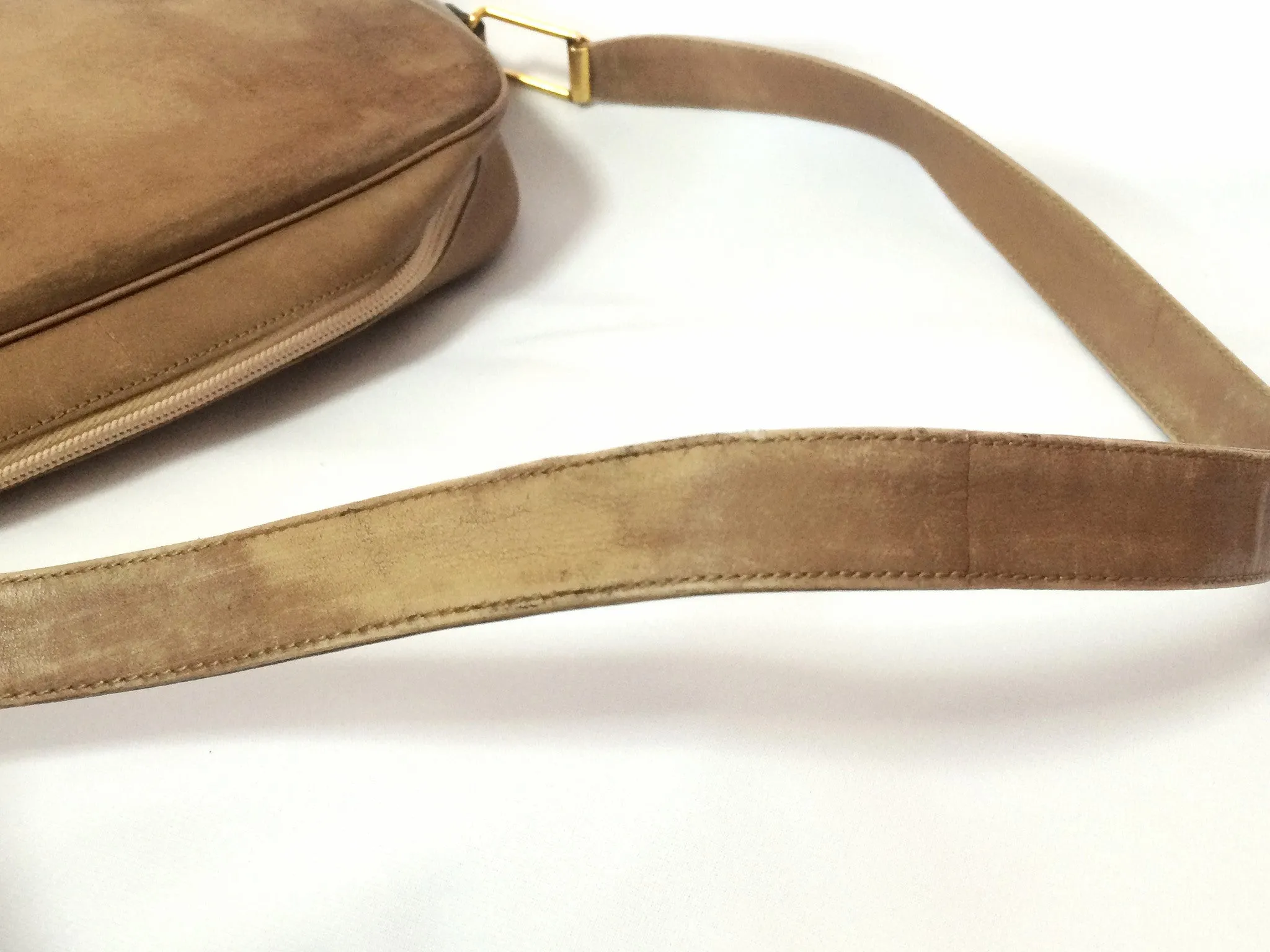 Vintage Christian Dior brown beige suede leather shoulder bag with golden CD motif. Masterpiece from MODELE EXCLUSIF. Unisex daily bag.