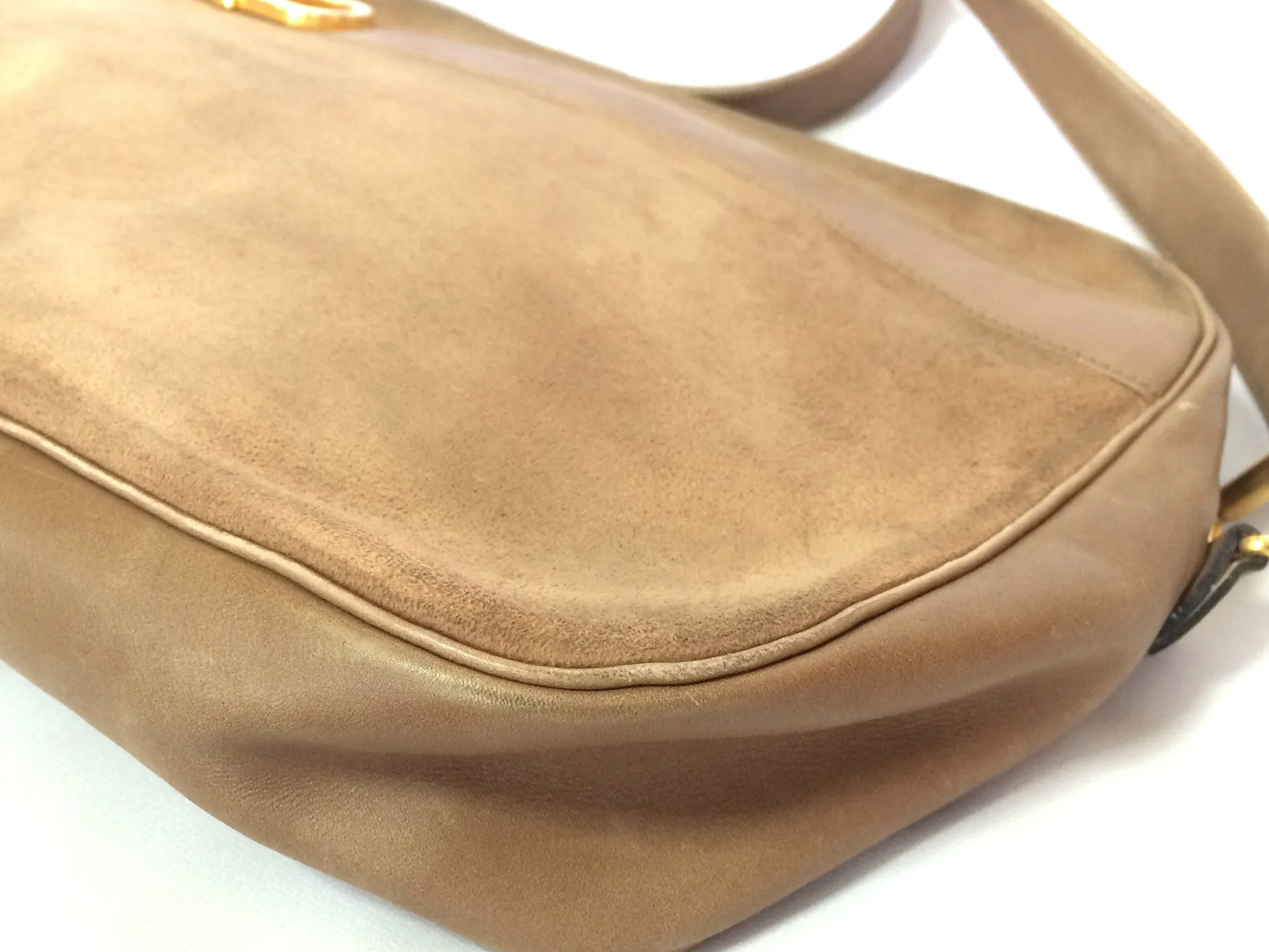 Vintage Christian Dior brown beige suede leather shoulder bag with golden CD motif. Masterpiece from MODELE EXCLUSIF. Unisex daily bag.