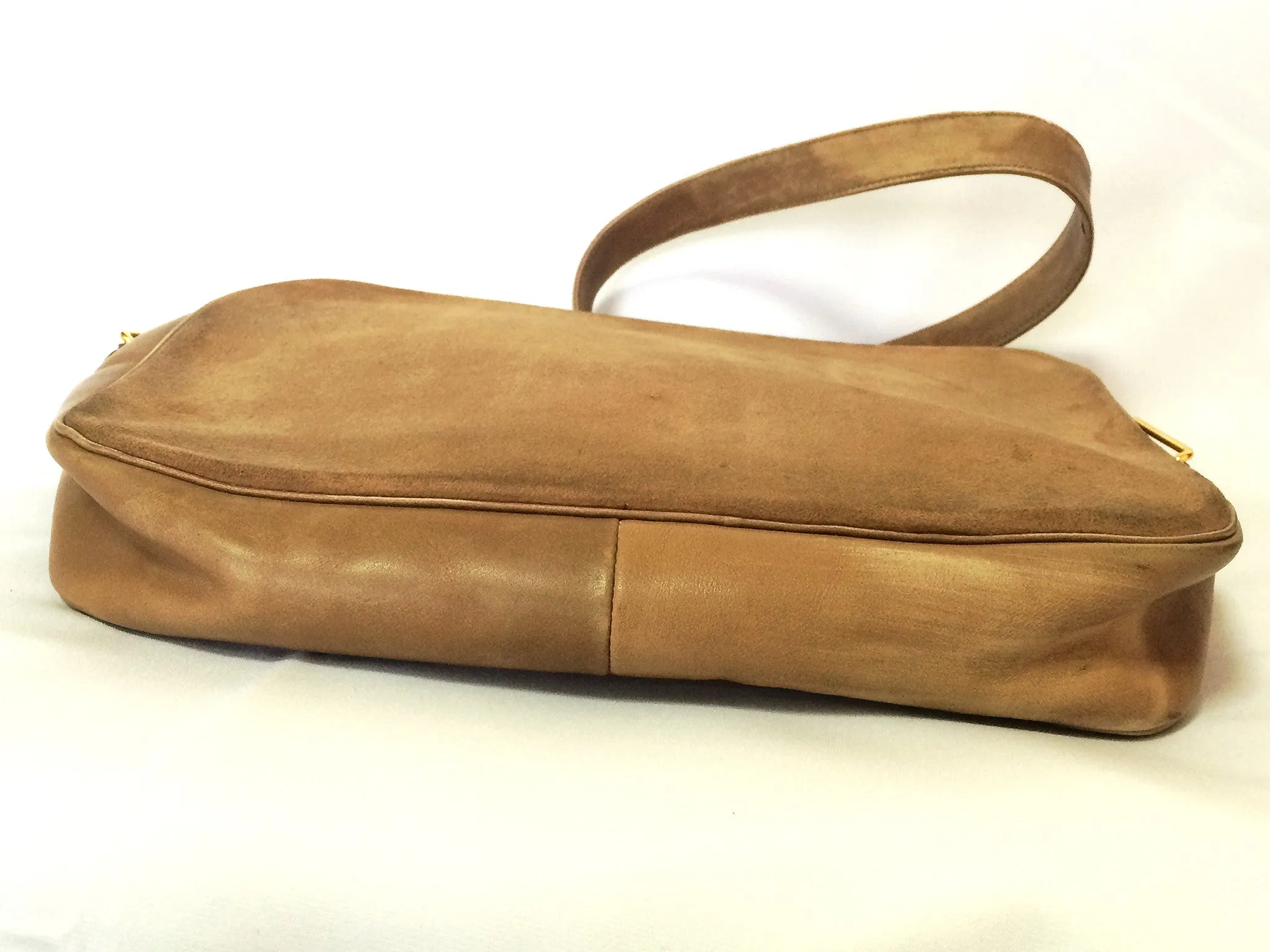 Vintage Christian Dior brown beige suede leather shoulder bag with golden CD motif. Masterpiece from MODELE EXCLUSIF. Unisex daily bag.