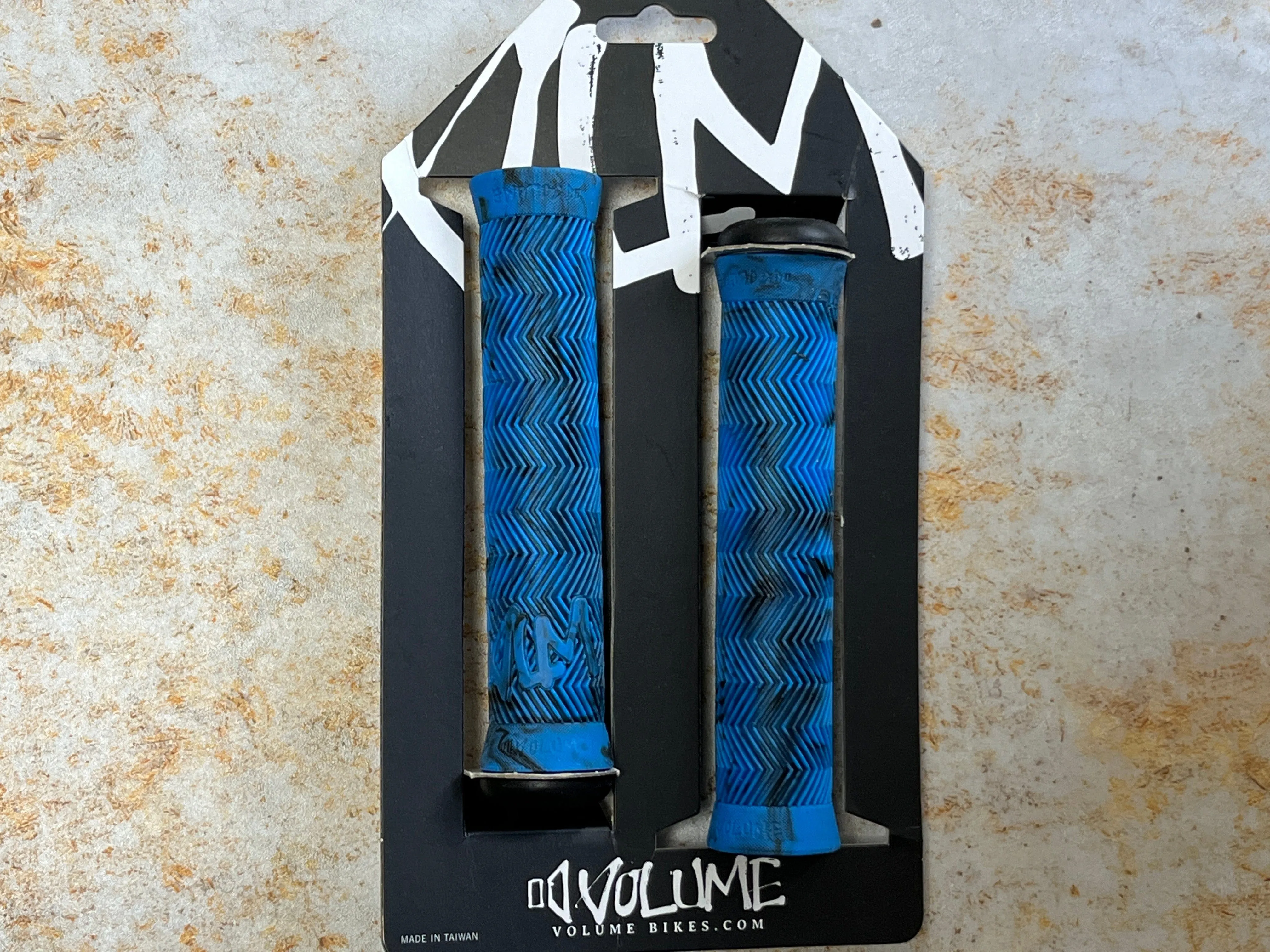 Volume VLM Flangeless Grips