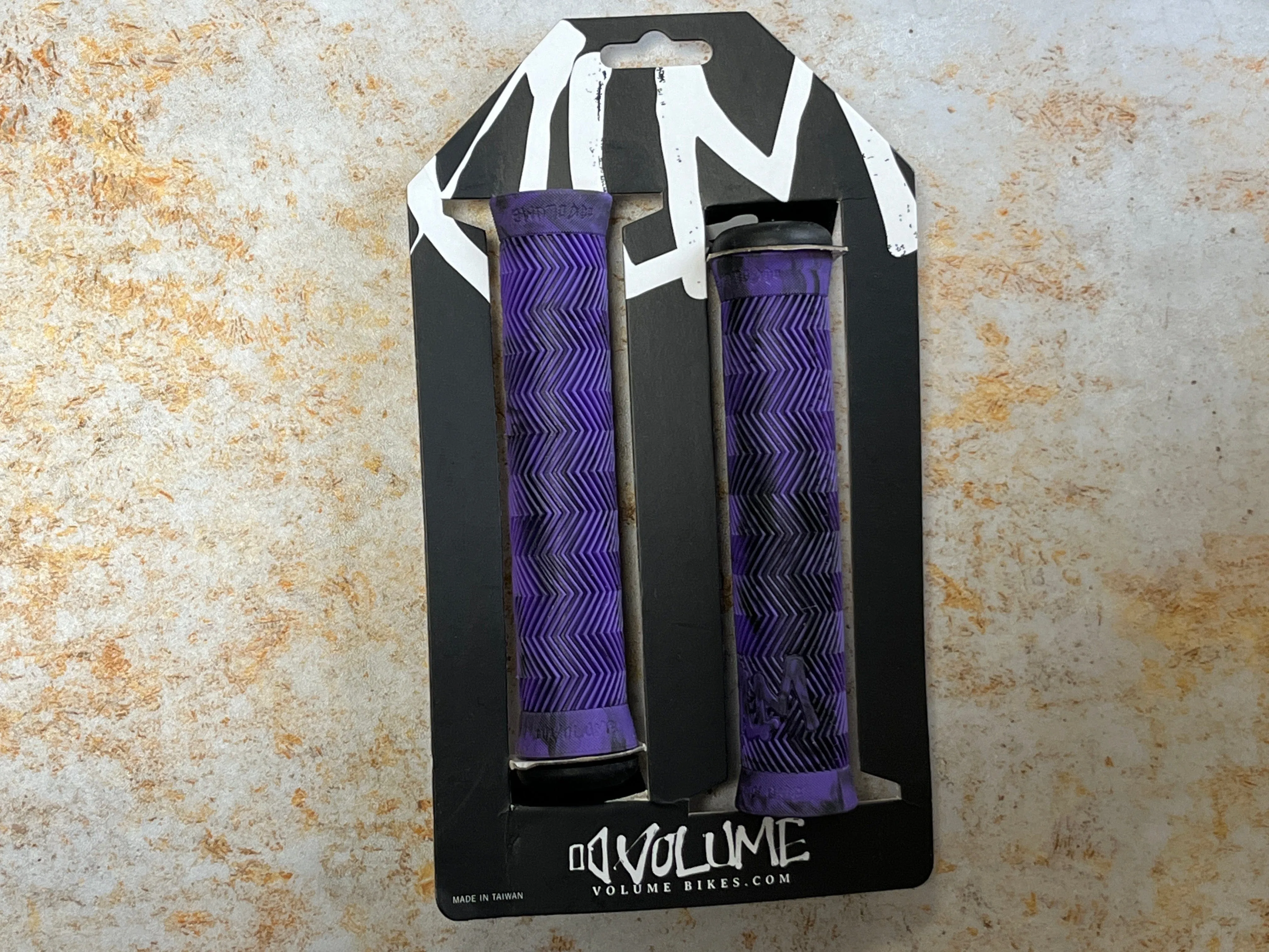 Volume VLM Flangeless Grips