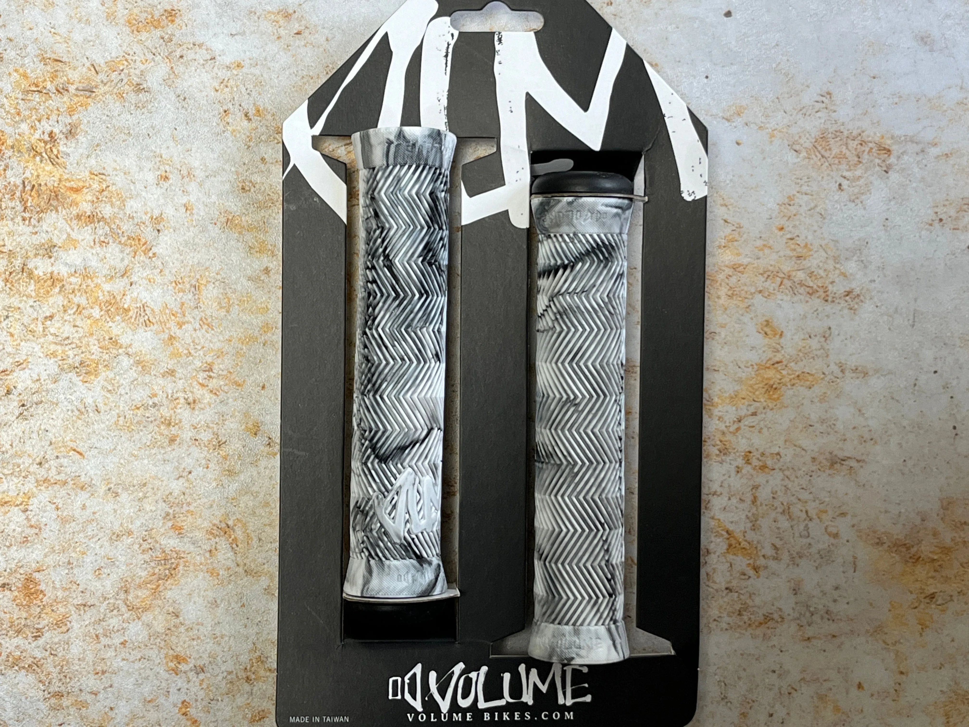Volume VLM Flangeless Grips