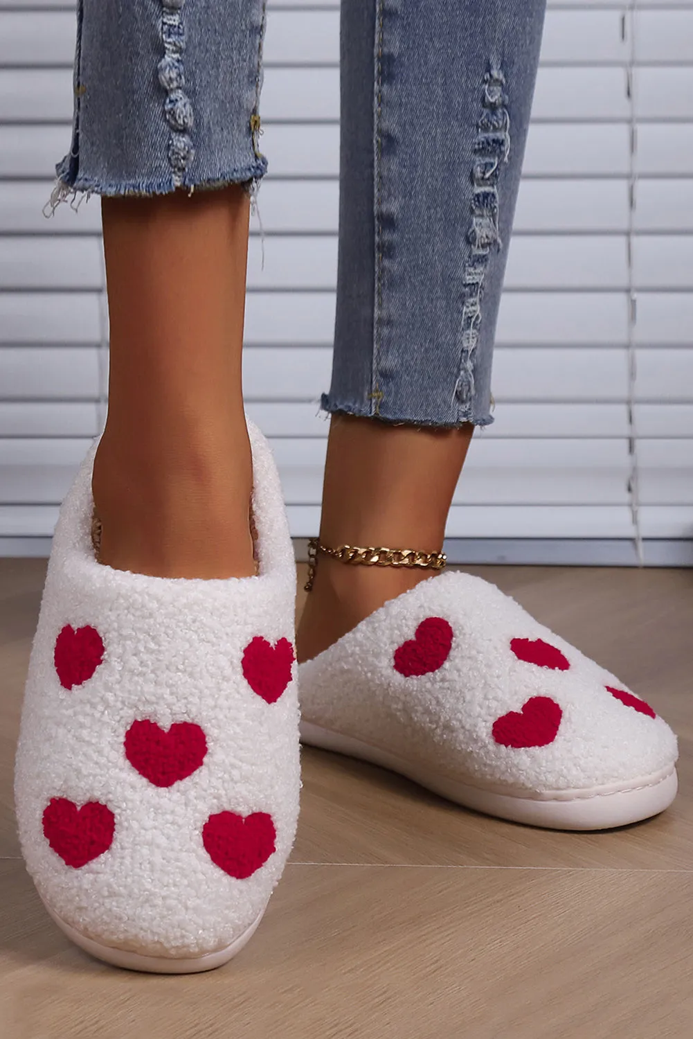 White Hearts Print Plush House Slippers