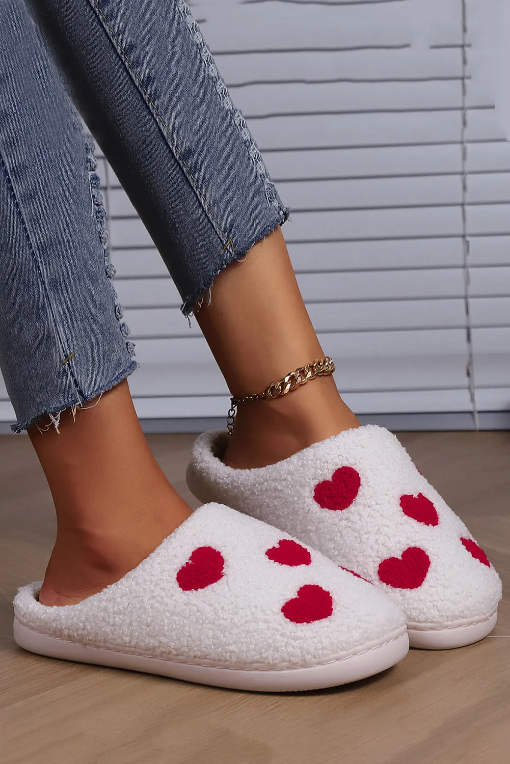 White Hearts Print Plush House Slippers