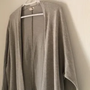 Women's Donni. Gray Open-Front kimono Sweater cardigan