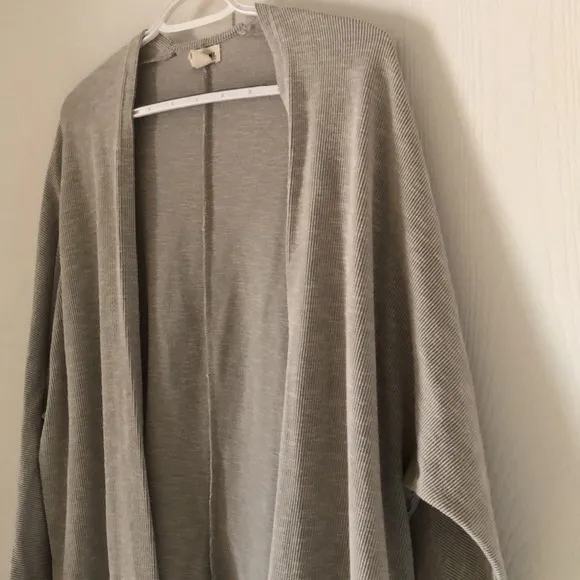 Women's Donni. Gray Open-Front kimono Sweater cardigan