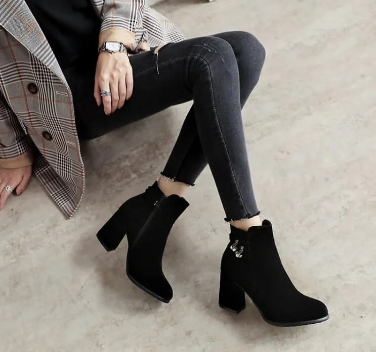 Women's Large Size Chunky Heel Side Zipper Short Boots BS11